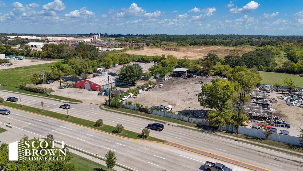 More Photos Of 2305 Fort Worth Dr, Denton Flex For Lease