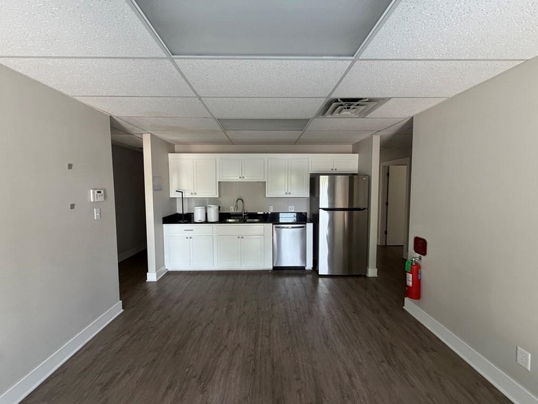 More Photos Of 27 W Township St, Fayetteville Office For Lease