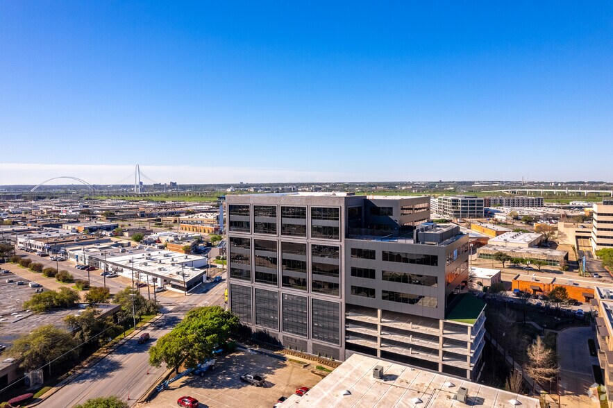 More Photos Of 1333 Oak Lawn Ave, Dallas Office For Lease