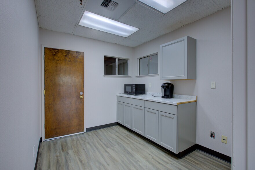 More Photos Of 1341 McWilliams Way, Modesto Warehouse For Lease