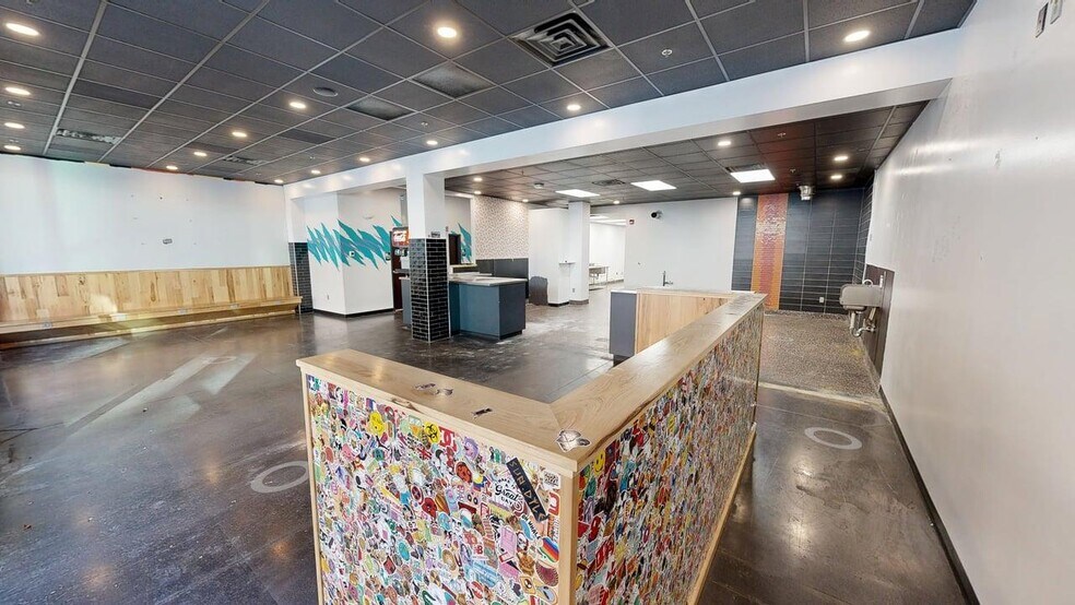 More Photos Of 111 W Columbia St, Fort Wayne Storefront For Lease