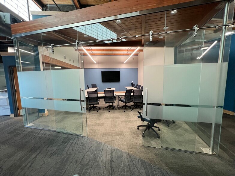 More Photos Of 449 Gardner St, South Beloit Manufacturing For Sale