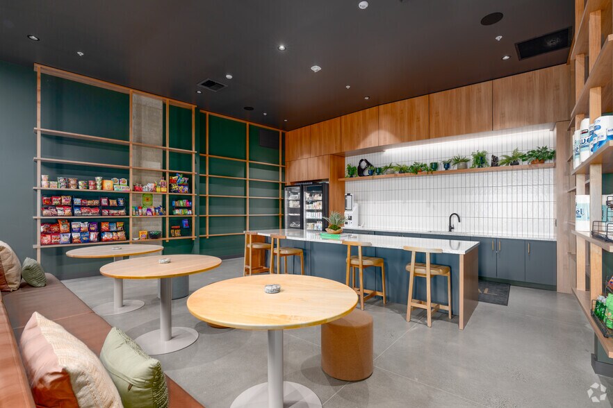 More Photos Of 1390 NE Compton Dr, Hillsboro Multifamily For Sale