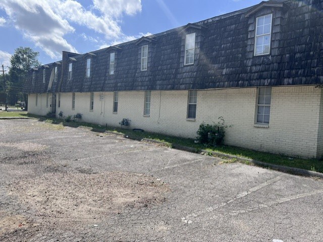 More Photos Of 3721 Millbranch Rd, Memphis Apartments For Sale