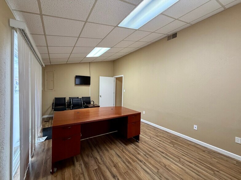 More Photos Of 2851 Winfield Dunn Pky, Kodak Land For Lease
