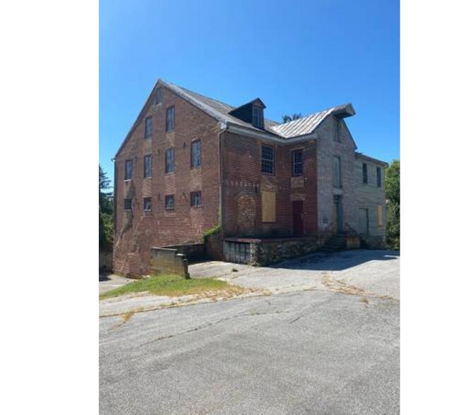 More Photos Of 10607 Reisterstown Rd, Owings Mills Warehouse For Lease