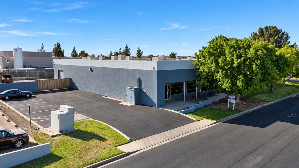 More Photos Of 2405 W Geneva Dr, Tempe Warehouse For Sale