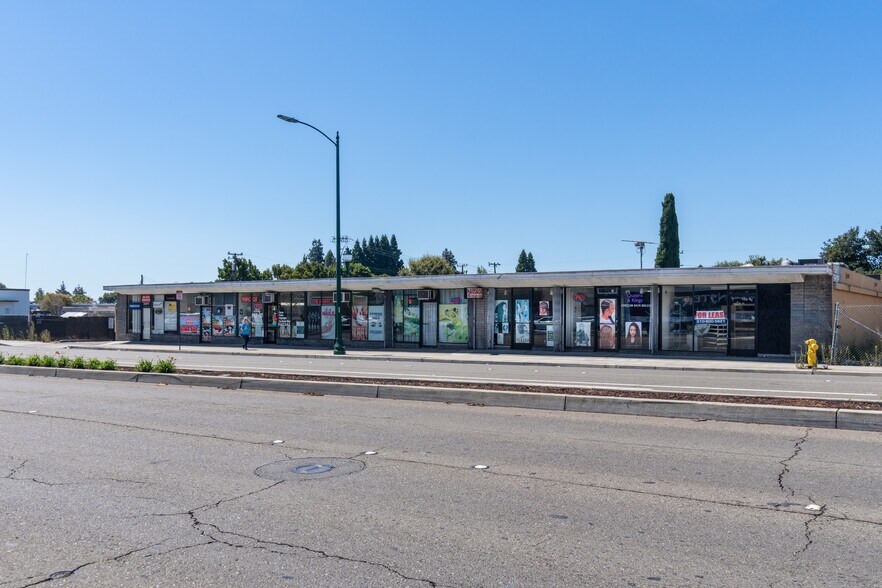More Photos Of 24453-24475 Mission Blvd, Hayward Freestanding For Sale