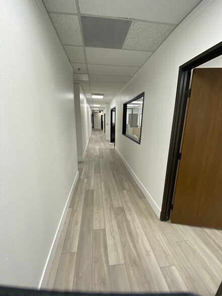 More Photos Of 23293 S Pointe Dr, Laguna Hills Medical For Lease