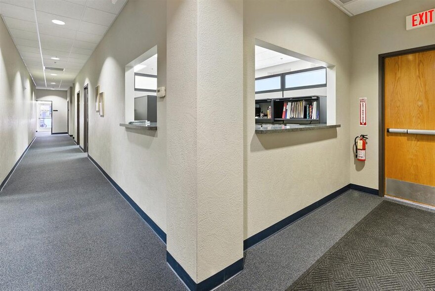 More Photos Of 322 Broadway St, Mount Pleasant Flex For Sale