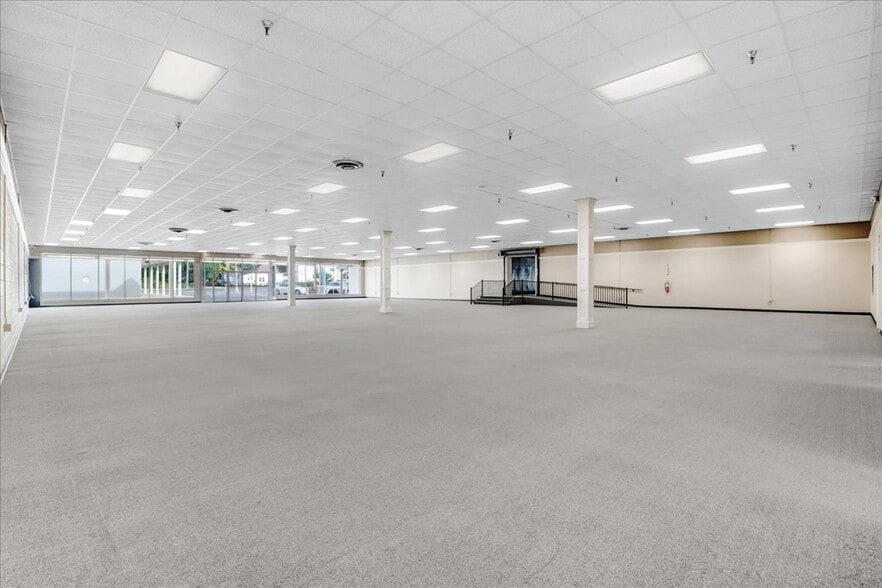 More Photos Of 501 E Market St, Smithfield Storefront For Lease