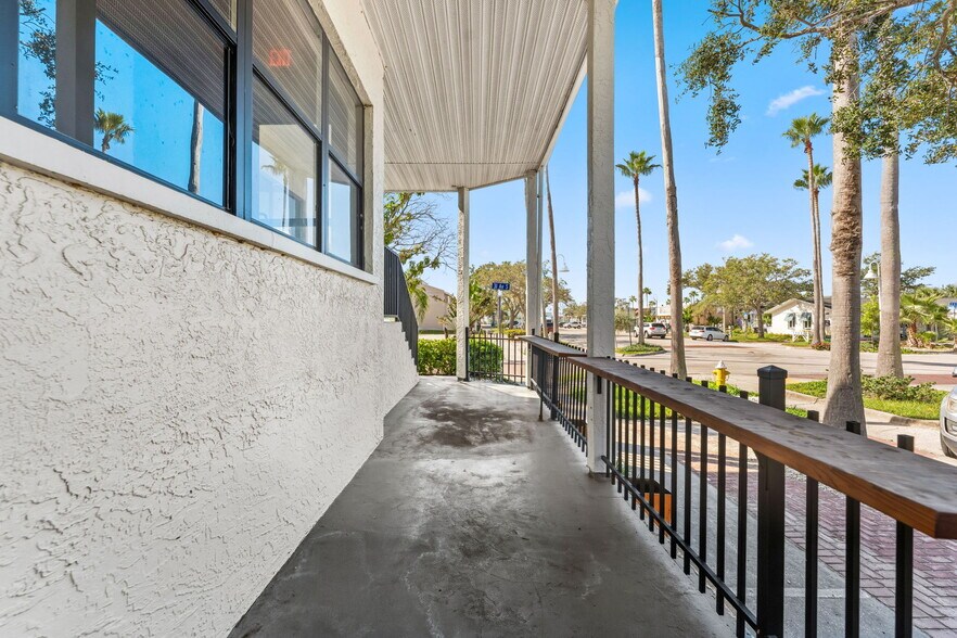 More Photos Of 3062 Beach Blvd S, Gulfport Freestanding For Sale