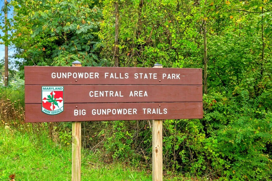 More Photos Of 9955 Belair Rd, Kingsville Flex For Sale