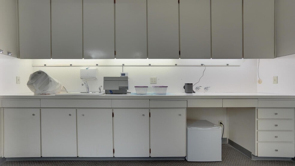 More Photos Of 15012 SE Stark St, Portland Office For Lease