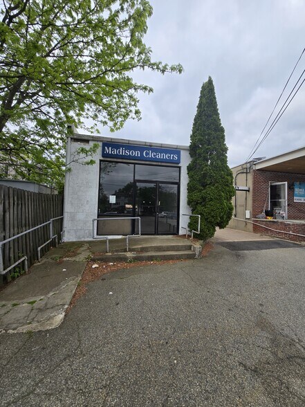 More Photos Of 88 Main St, Madison Freestanding For Sale