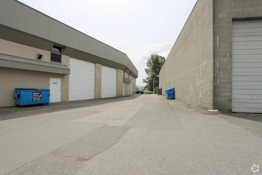 More Photos Of 19295 Enterprise Way, Surrey Service For Lease