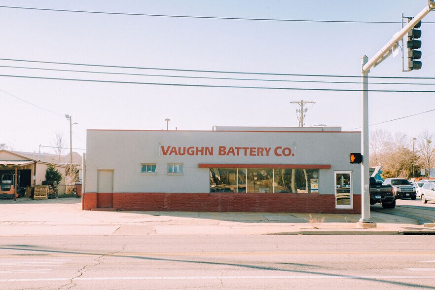 Primary Photo Of 601 S School Ave, Fayetteville Auto Repair For Sale
