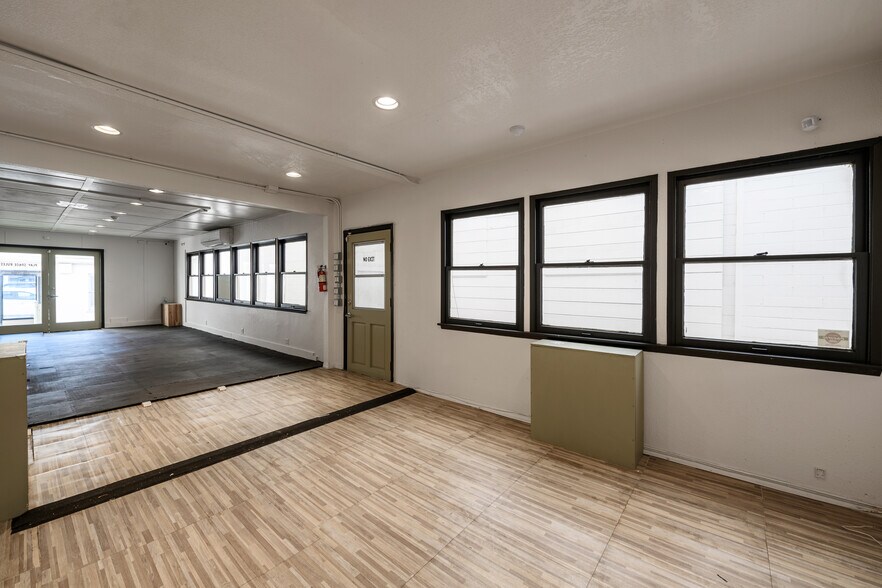 More Photos Of 537-539 N La Cienega Blvd, Los Angeles General Retail For Lease