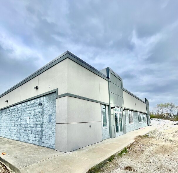 Primary Photo Of 2211 S Kentucky Ave, Indianapolis Restaurant For Lease