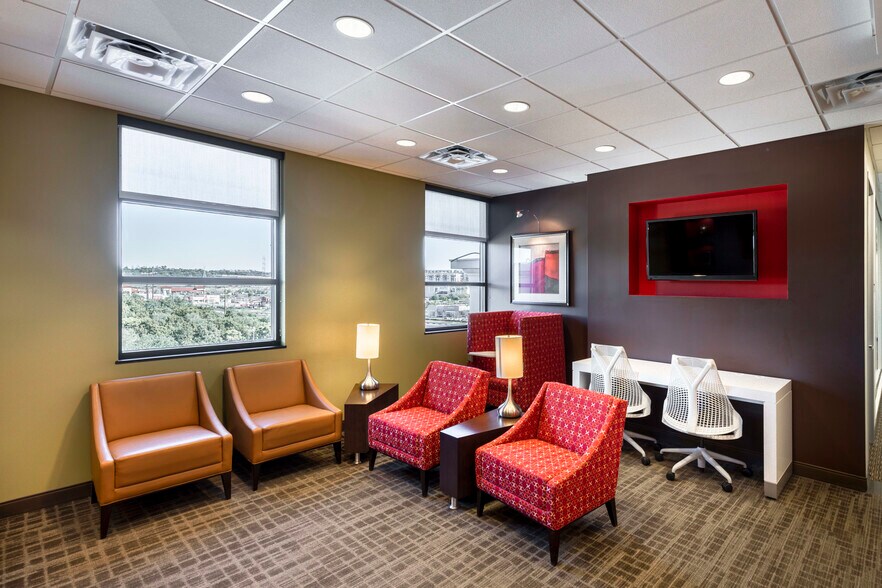 More Photos Of 17806 W Interstate 10, San Antonio Coworking Space