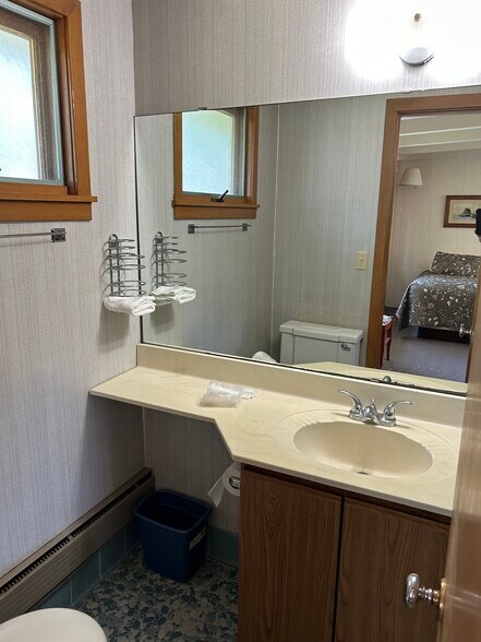 More Photos Of 3145 Stevenson Pier Cir, Sturgeon Bay Hotel For Sale