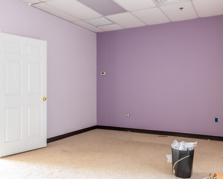 More Photos Of 7017 Baker Blvd, Richland Hills Storefront Retail Office For Lease