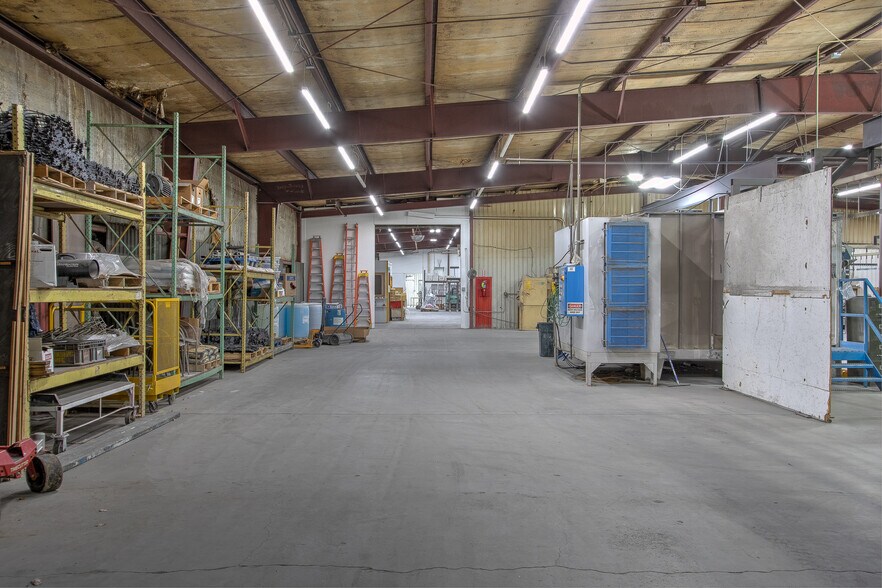 More Photos Of 106 Dunn Ave N, Hinckley Industrial For Lease