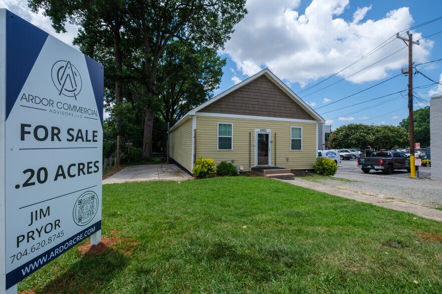 Primary Photo Of 709 Louise Ave, Charlotte Storefront Retail Office For Sale