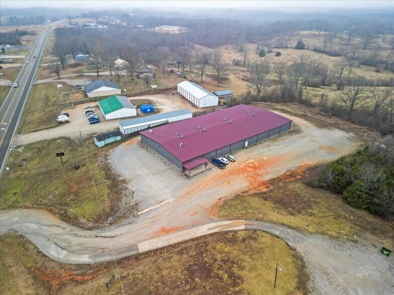 More Photos Of 1649 W US Highway 160, West Plains Skating Rink For Sale