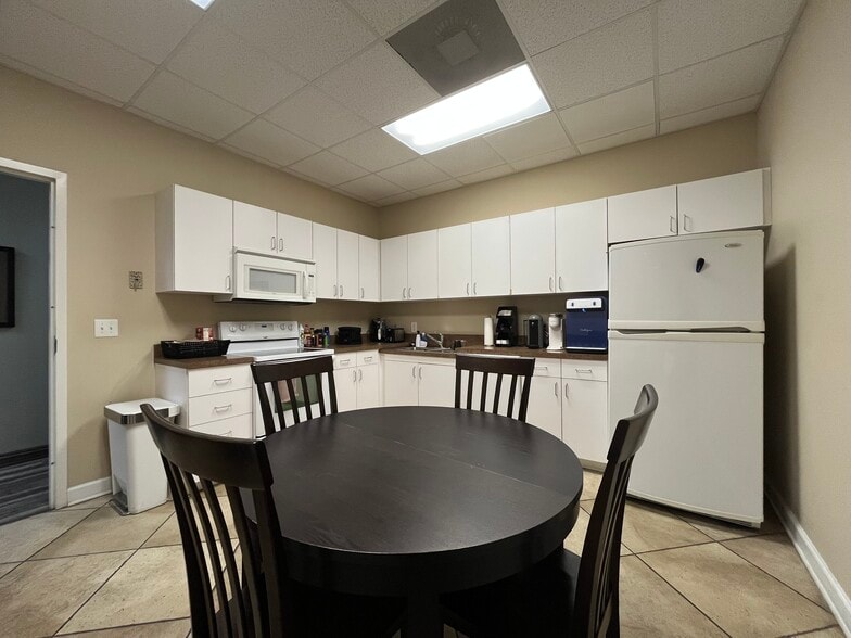 More Photos Of 7204 Stinson Hartis Rd, Indian Trail Light Manufacturing For Lease