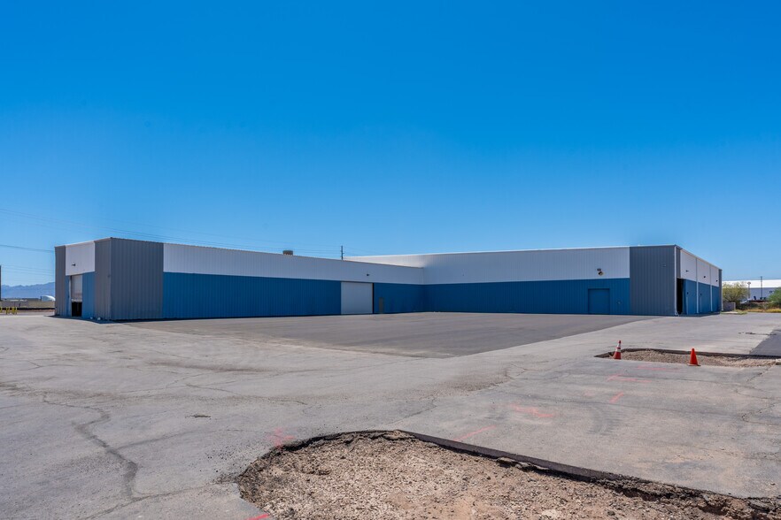 More Photos Of 230 S 49th Ave, Phoenix Manufacturing For Lease