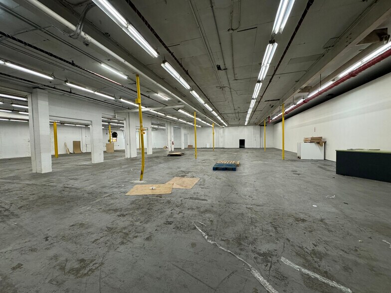 More Photos Of 60 Milbar Blvd, Farmingdale Warehouse For Lease