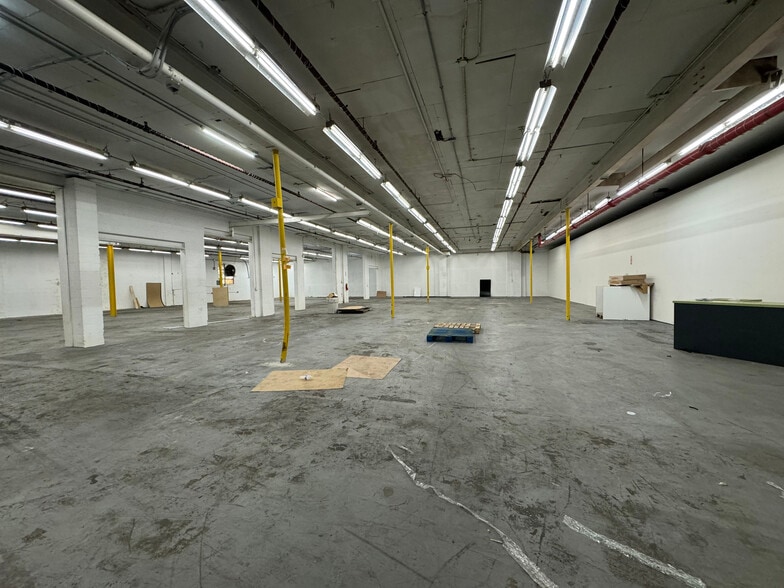 More Photos Of 60 Milbar Blvd, Farmingdale Warehouse For Lease