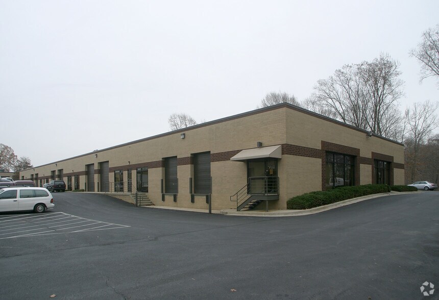 More Photos Of 2147 Priest Bridge Dr, Crofton Light Manufacturing For Lease