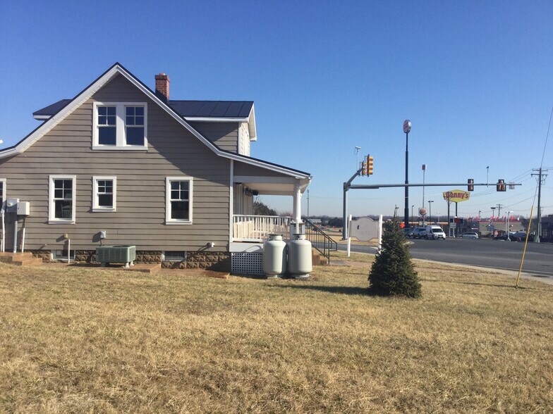 More Photos Of 33859 Old Valley Pike, Strasburg Office For Sale