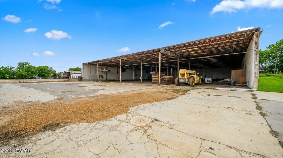 More Photos Of 302 N Trenton St, Rutherford Warehouse For Sale