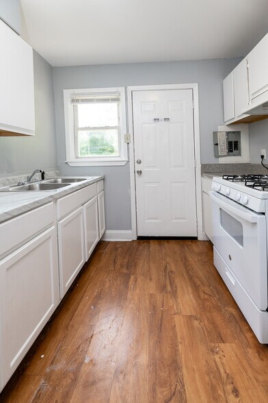 More Photos Of 1393 Lapaloma Cir, Memphis Apartments For Sale