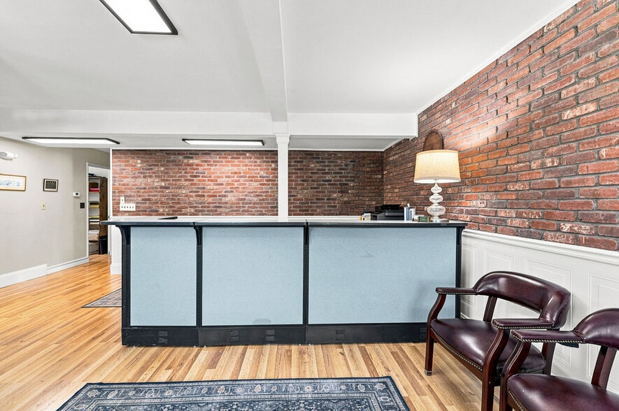 More Photos Of 17 Orchard St, New Bedford Office For Sale