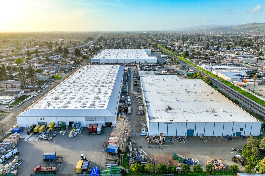 More Photos Of 22302 Hathaway Ave, Hayward Warehouse For Lease