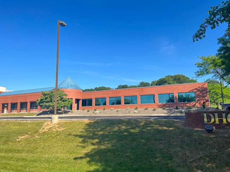 More Photos Of 5021 Louise Dr, Mechanicsburg Office For Sale