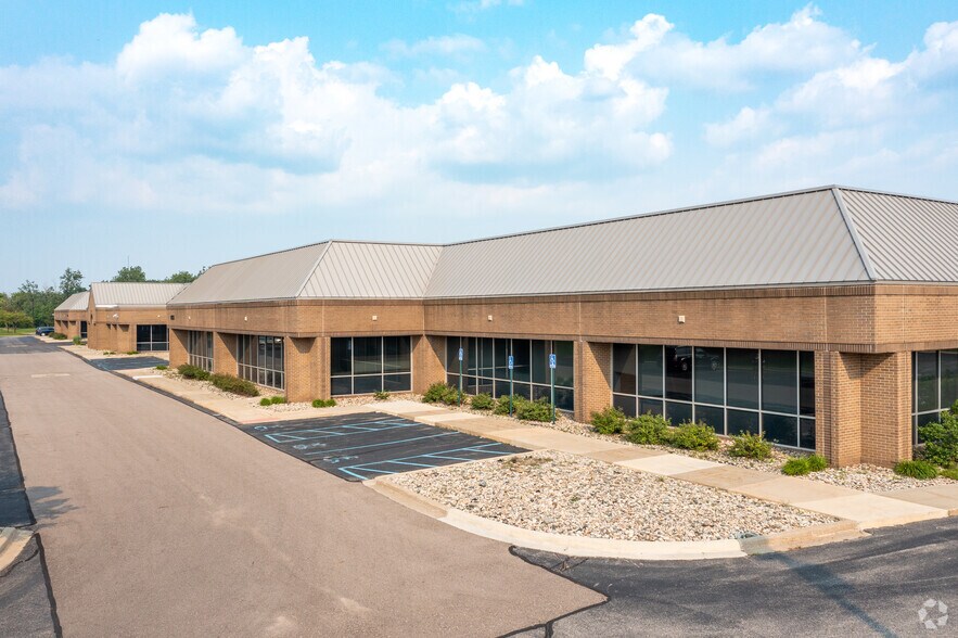 More Photos Of 17225 Federal Dr, Allen Park Research And Development For Lease