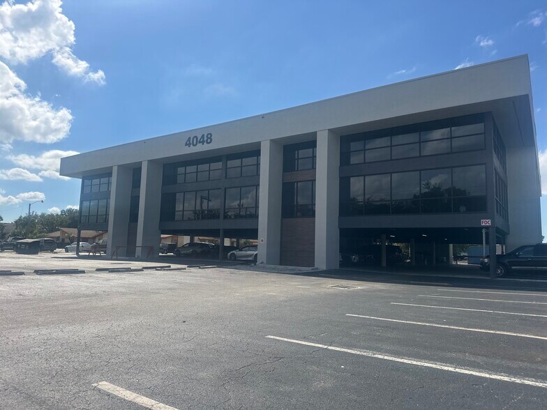 Primary Photo Of 4048 Evans Ave, Fort Myers Medical For Lease