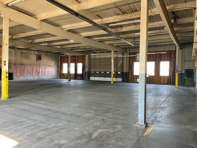 More Photos Of 1120 S Spring St, Klamath Falls Warehouse For Sale