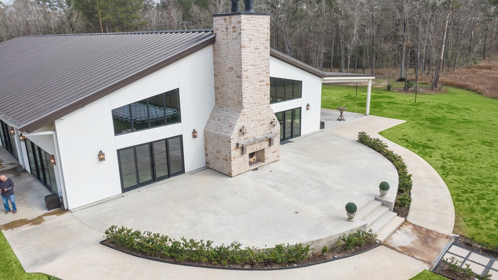 More Photos Of 6644 TX-61, Anahuac Theater Concert Hall For Sale