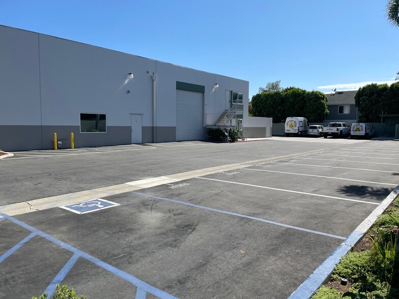 More Photos Of 2131 Placentia Ave, Costa Mesa Manufacturing For Lease