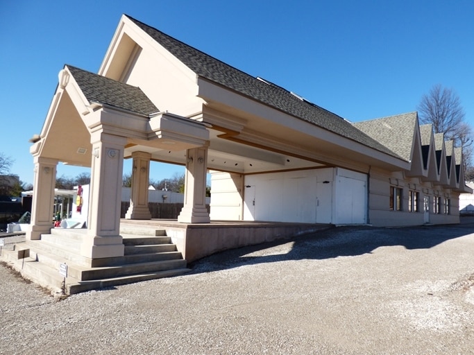 Primary Photo Of 8627 Watson Rd, Saint Louis Freestanding For Sale