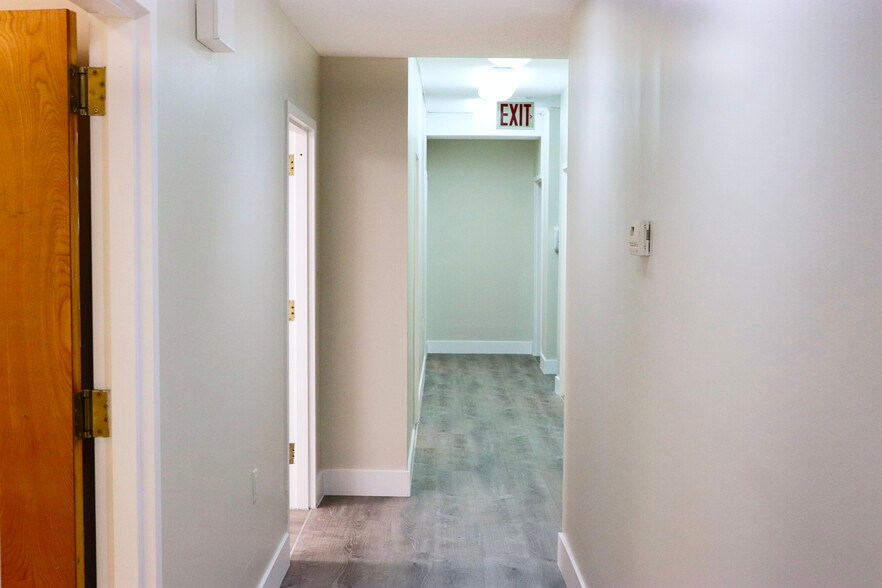 More Photos Of 76 Battery Ave, Brooklyn Apartments For Lease