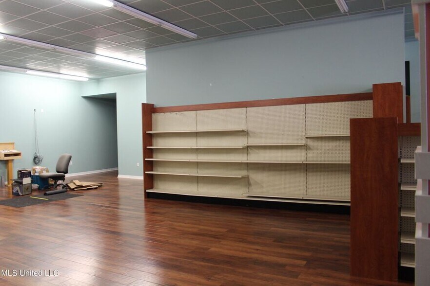 More Photos Of 4405 E Aloha Dr, Diamondhead Storefront Retail Office For Lease