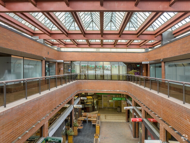 More Photos Of 1560 Yonge St, Toronto Storefront Retail Office For Lease