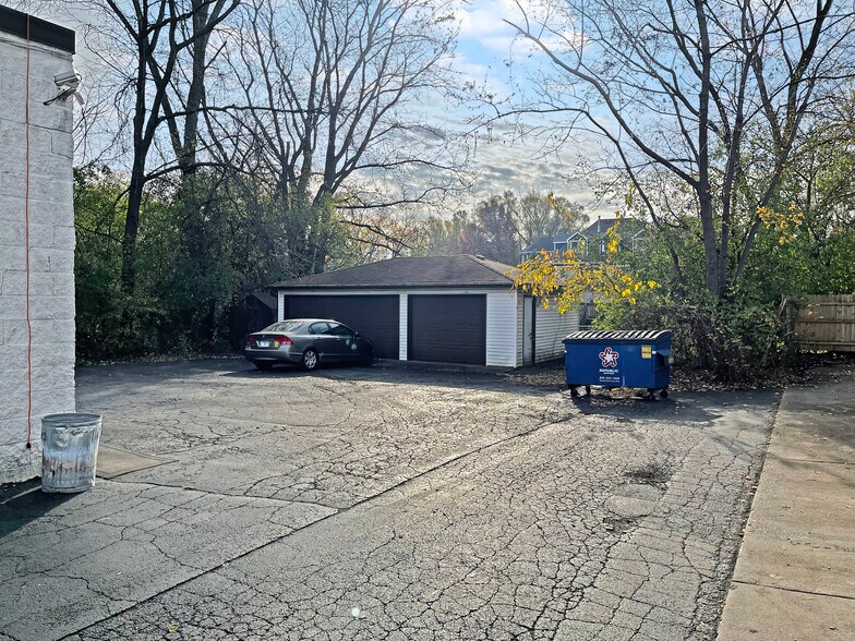 More Photos Of 393 North Ave, Glendale Heights Freestanding For Sale